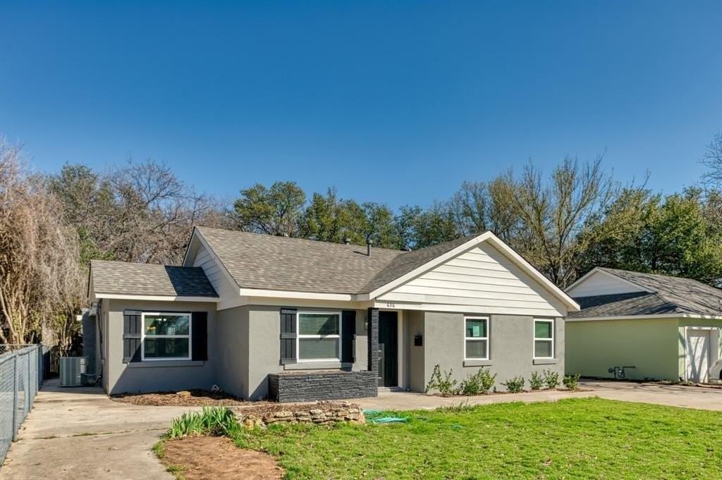 636 Schieme St - Photo 2 of 14