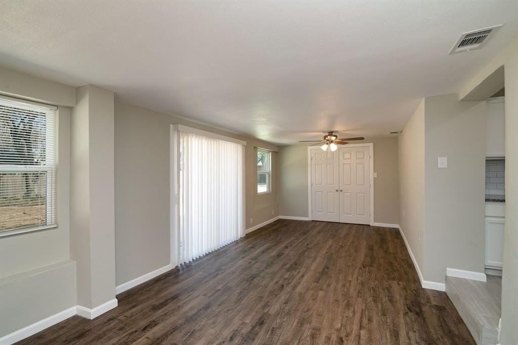 636 Schieme St - Photo 7 of 14