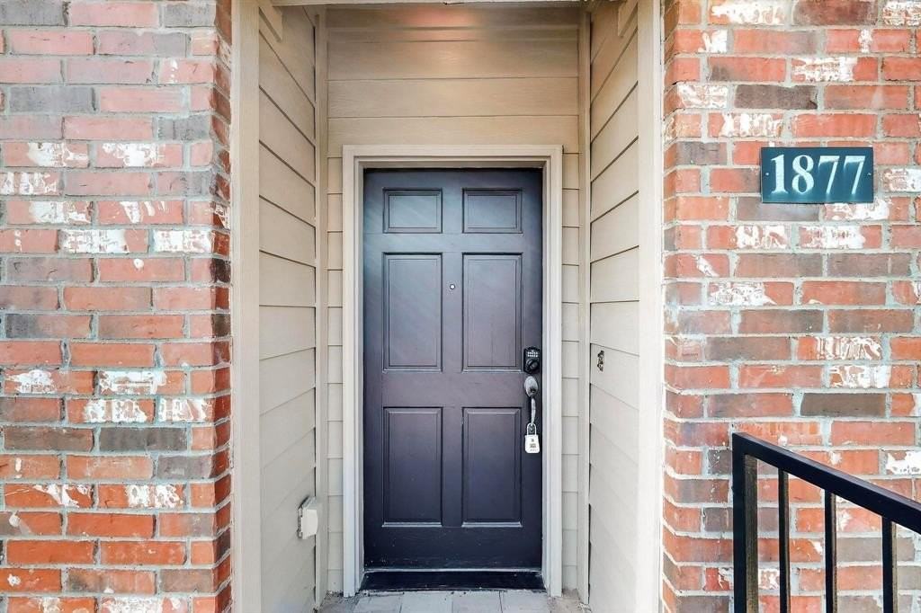 1877 Signal Ridge Pl - Photo 5 of 39