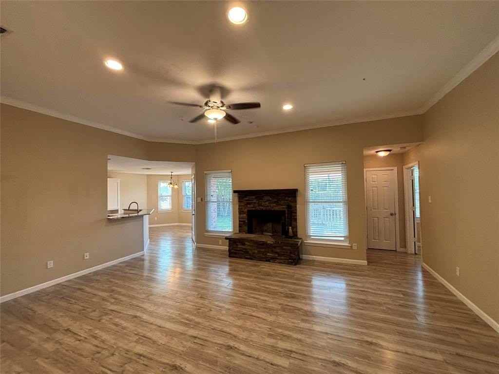 917 Brookhaven Dr - Photo 4 of 10