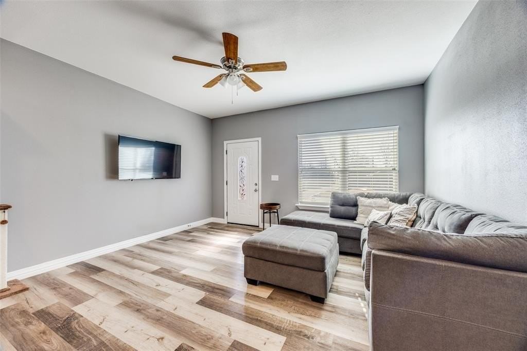 1429 E Odneal St - Photo 2 of 12