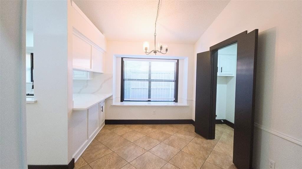 1933 Oakbluff Dr - Photo 7 of 34