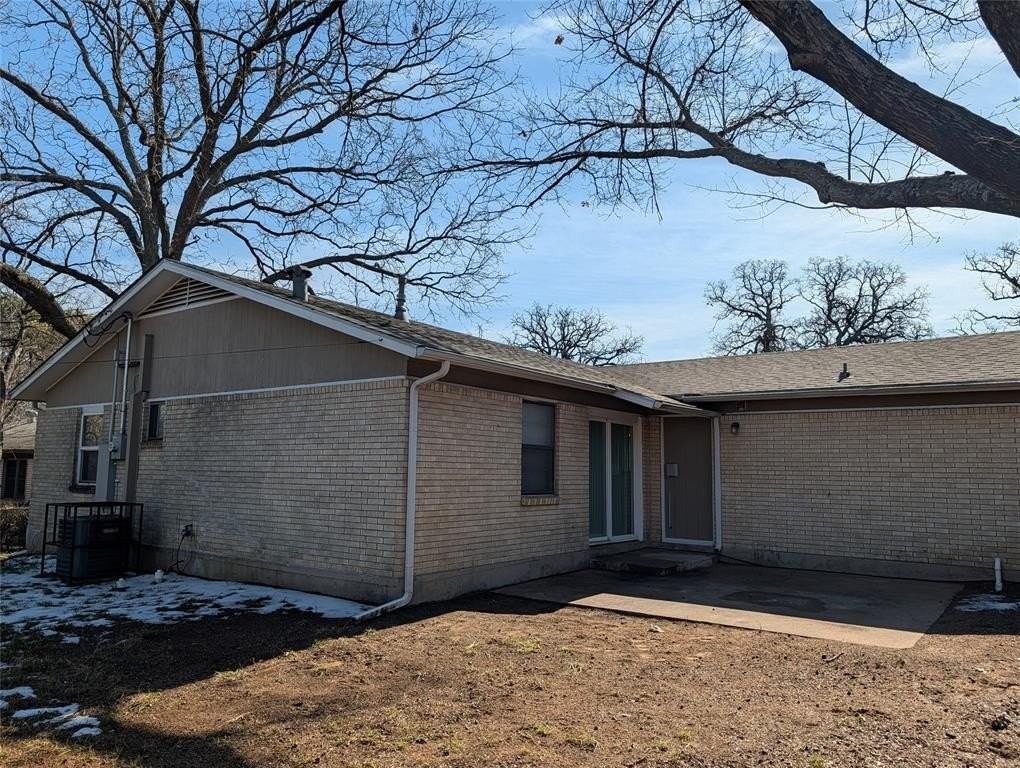 4725 Leonard St - Photo 3 of 18