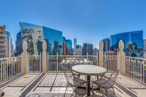 featured image of 2555 N Pearl St #1402