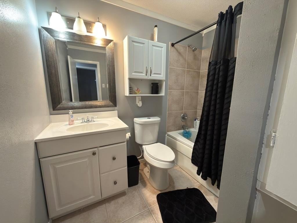 1805 S Bryan Ave - Photo 5 of 20