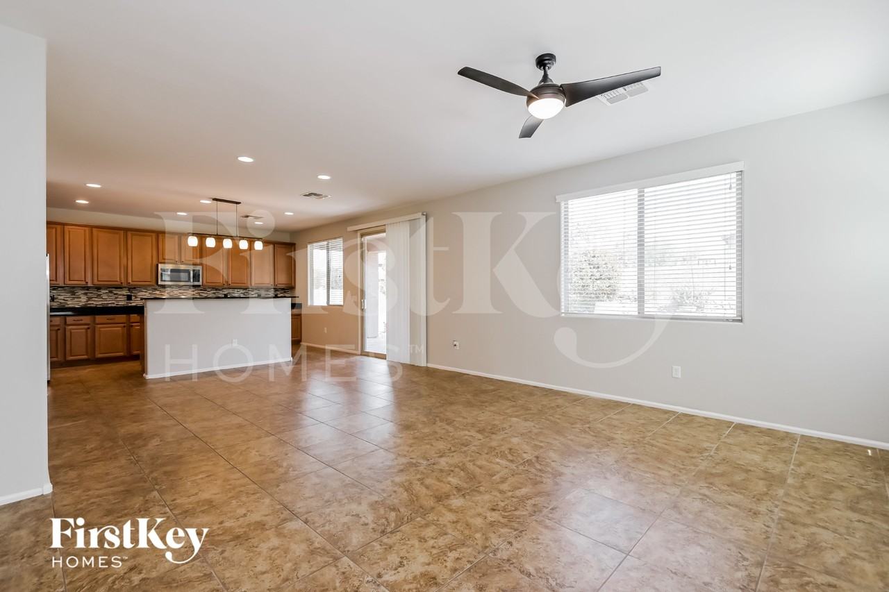 10463 S Cutting Horse Dr - Photo 4 of 15