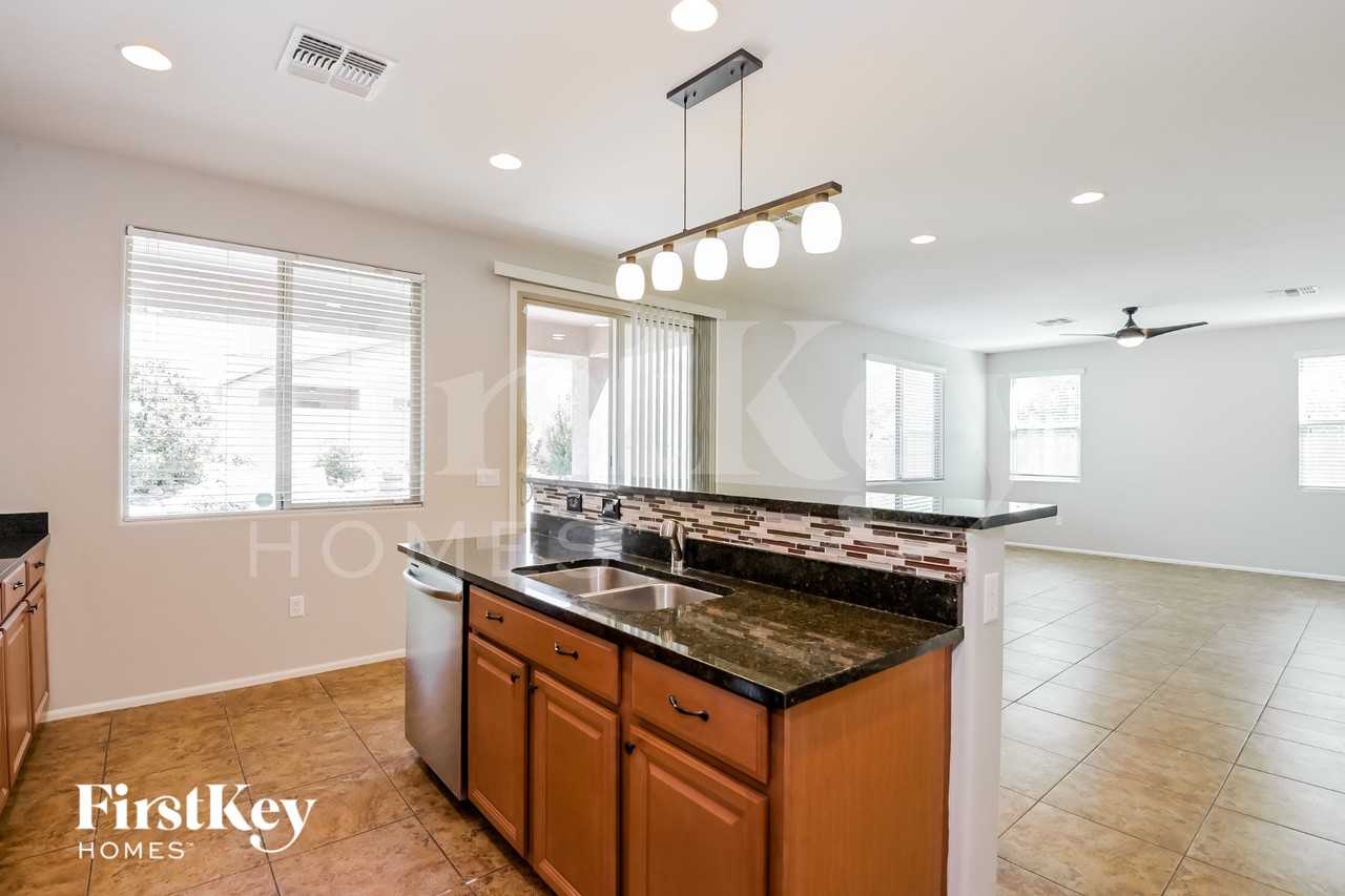 10463 S Cutting Horse Dr - Photo 6 of 15