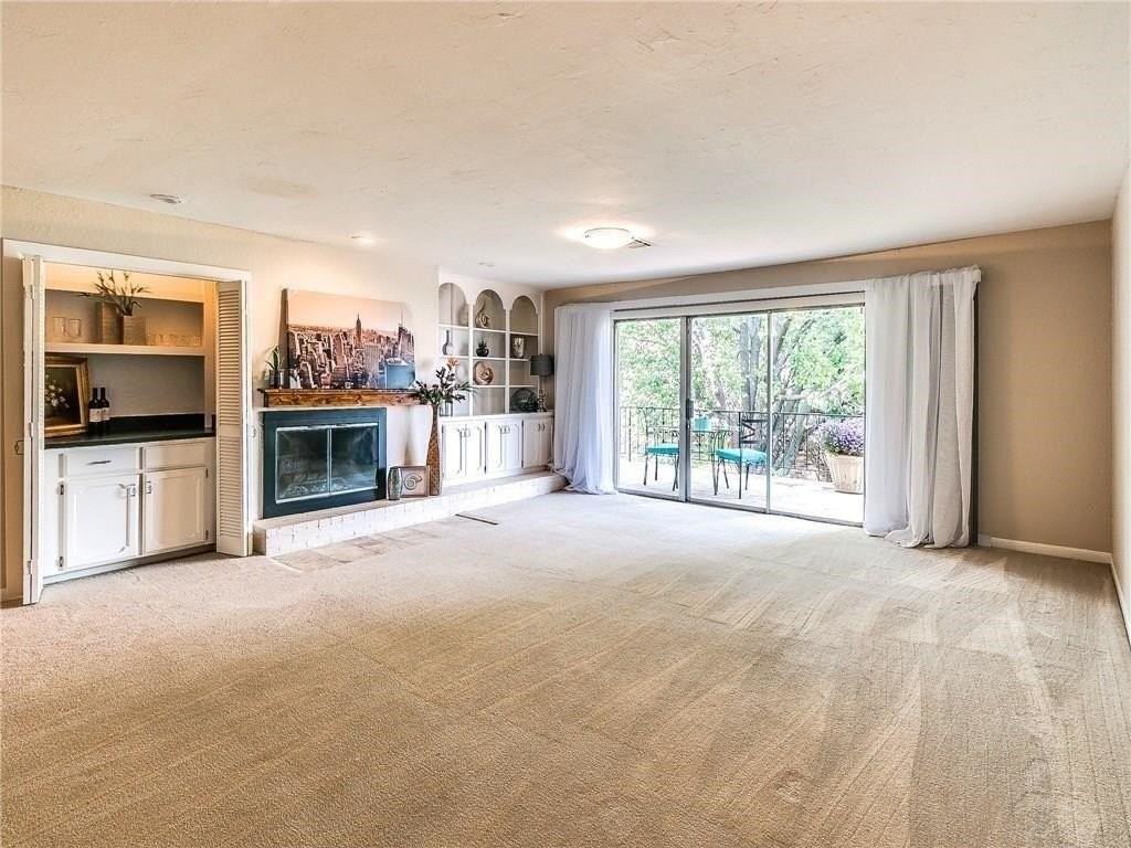 1533 Glenbrook Dr - Photo 4 of 33