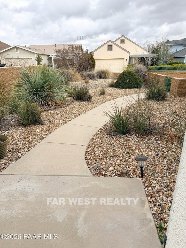 7106 E Lynx Wagon Rd - Photo 2 of 15