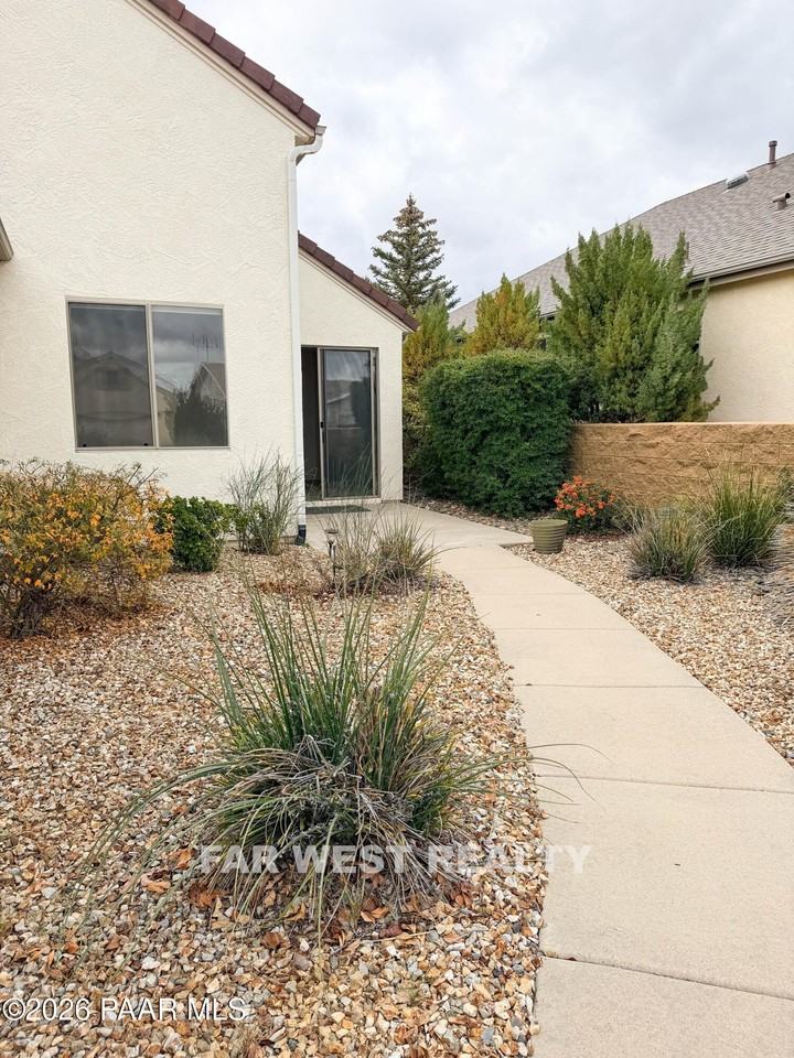 7106 E Lynx Wagon Rd - Photo 3 of 15