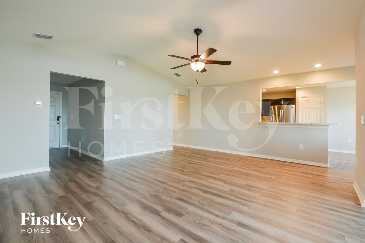 127 Sandhill Crane Ln - Photo 3 of 15