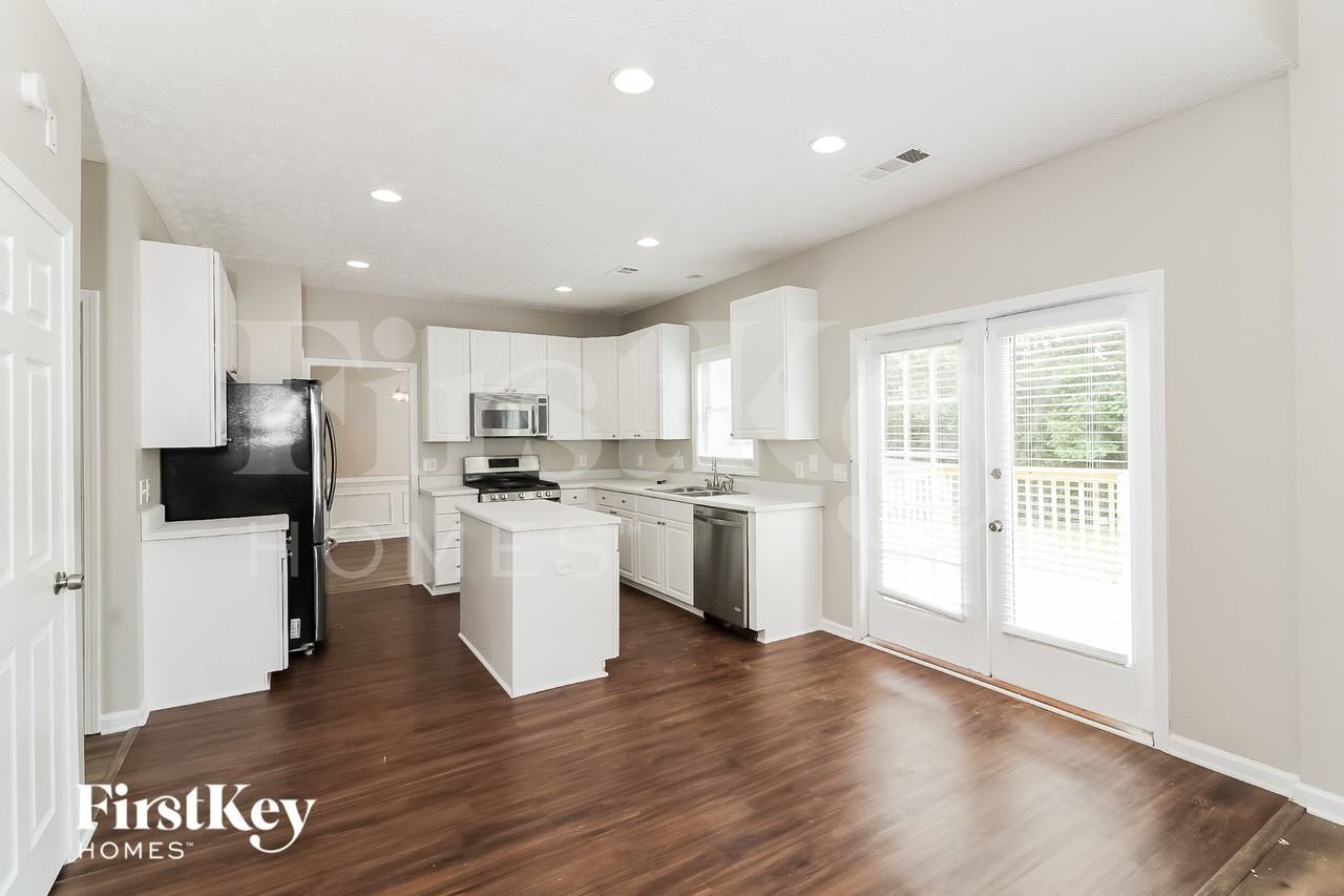 1455 Chamirey Dr Sw - Photo 7 of 15