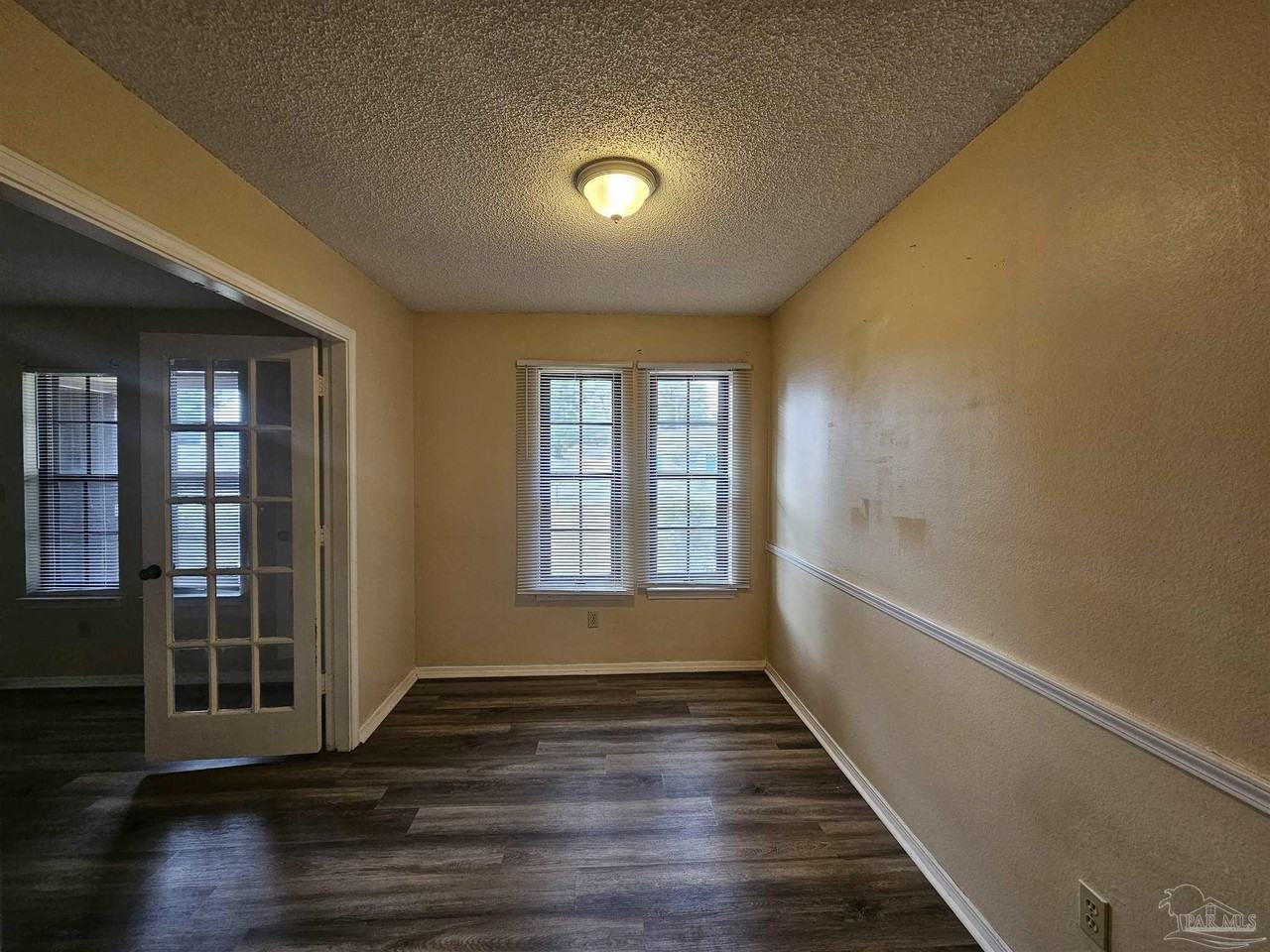 4417 Eastpointe Dr - Photo 3 of 11