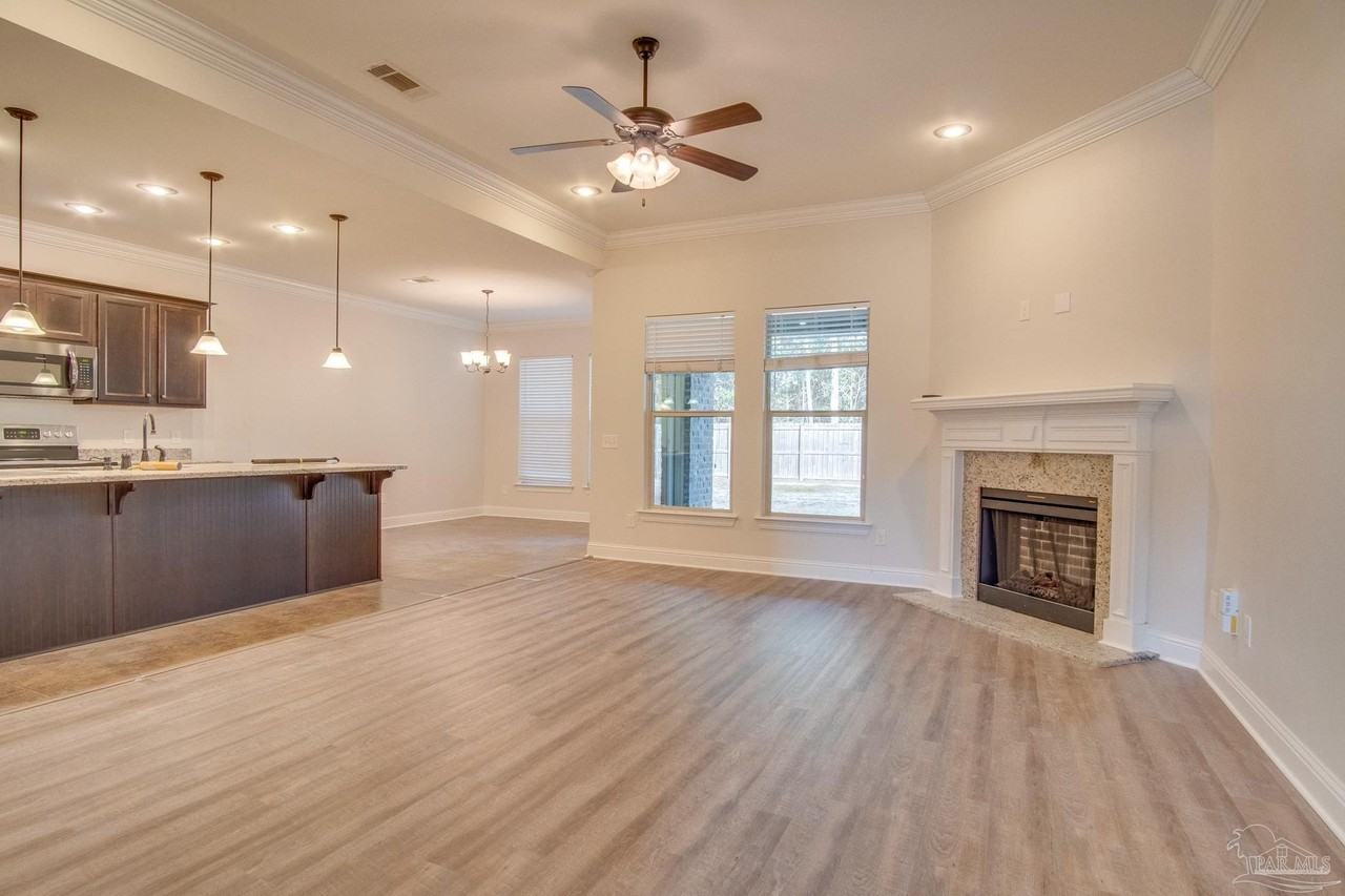 4865 Spears St - Photo 6 of 42