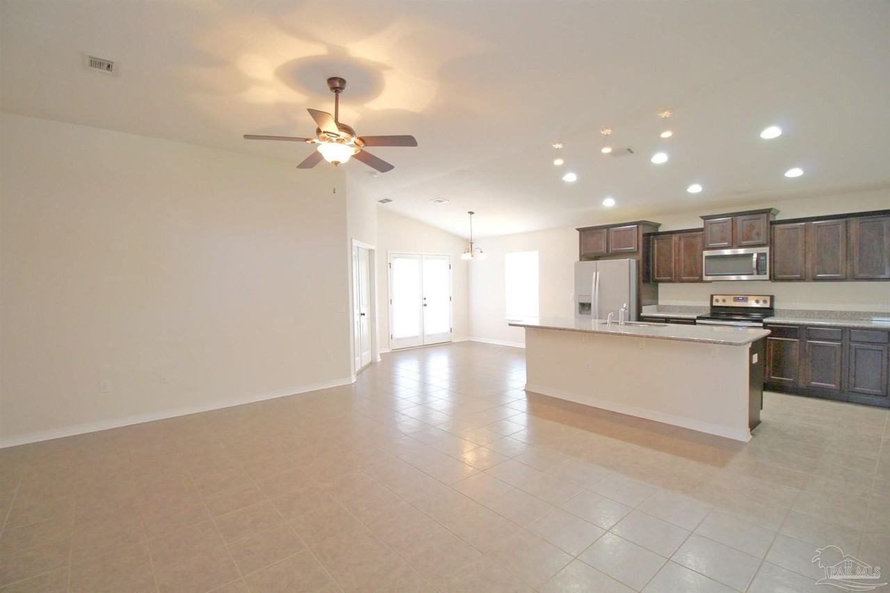 5621 Peach Dr - Photo 2 of 24