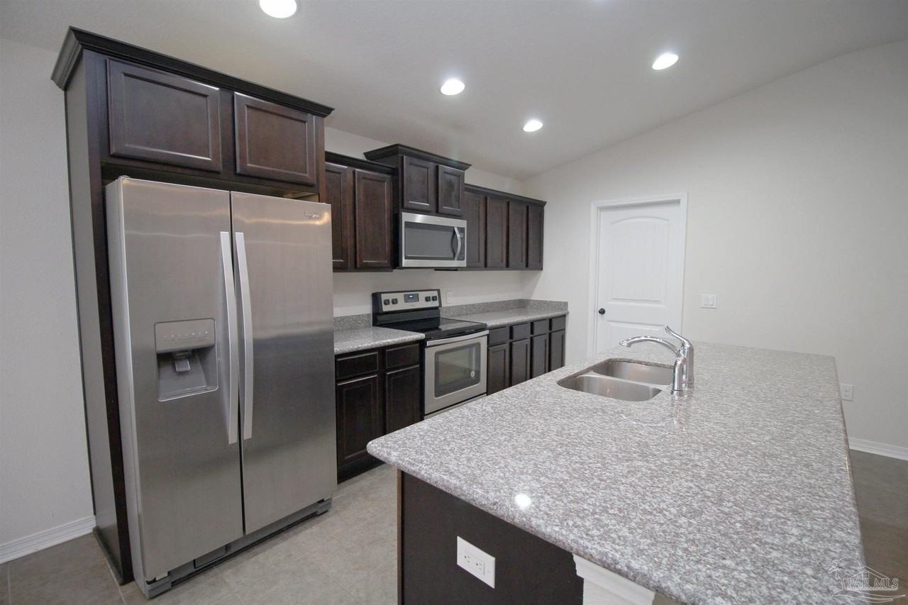 5621 Peach Dr - Photo 7 of 24