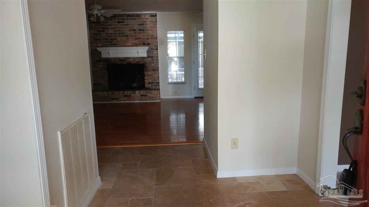 4435 Roxborough Pl - Photo 2 of 19