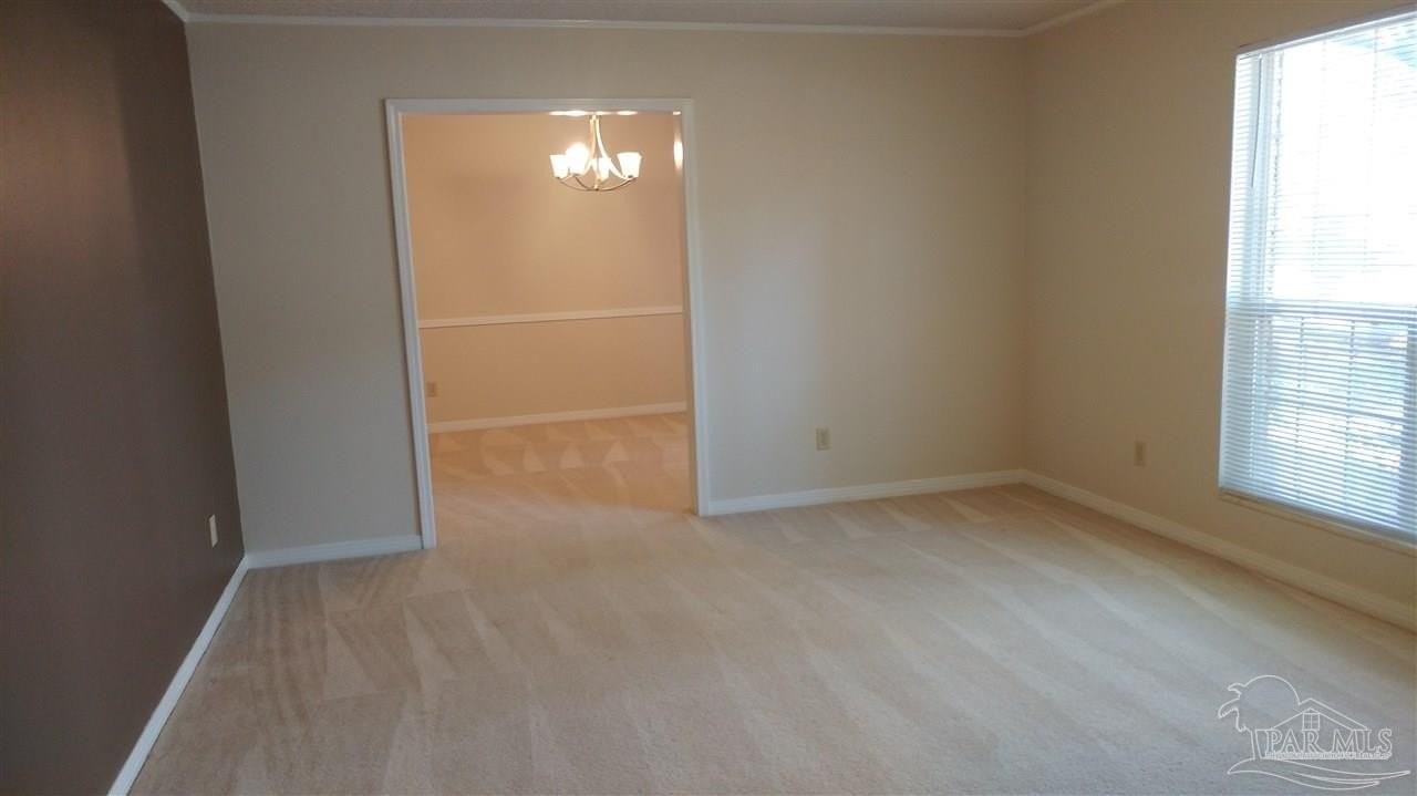 4435 Roxborough Pl - Photo 3 of 19