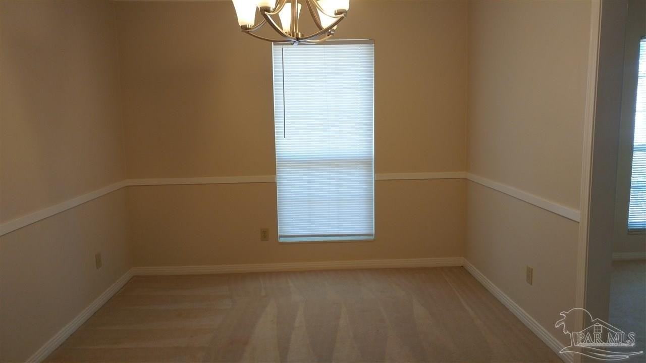 4435 Roxborough Pl - Photo 4 of 19