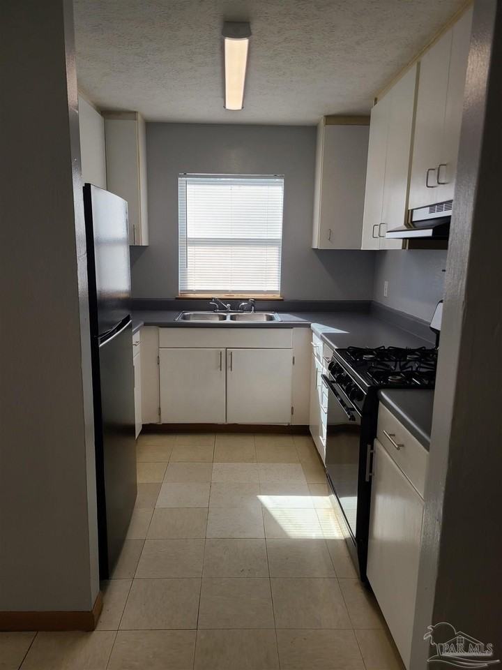 405 N F St Unit A #A - Photo 3 of 12