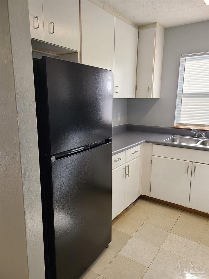 405 N F St Unit A #A - Photo 4 of 12