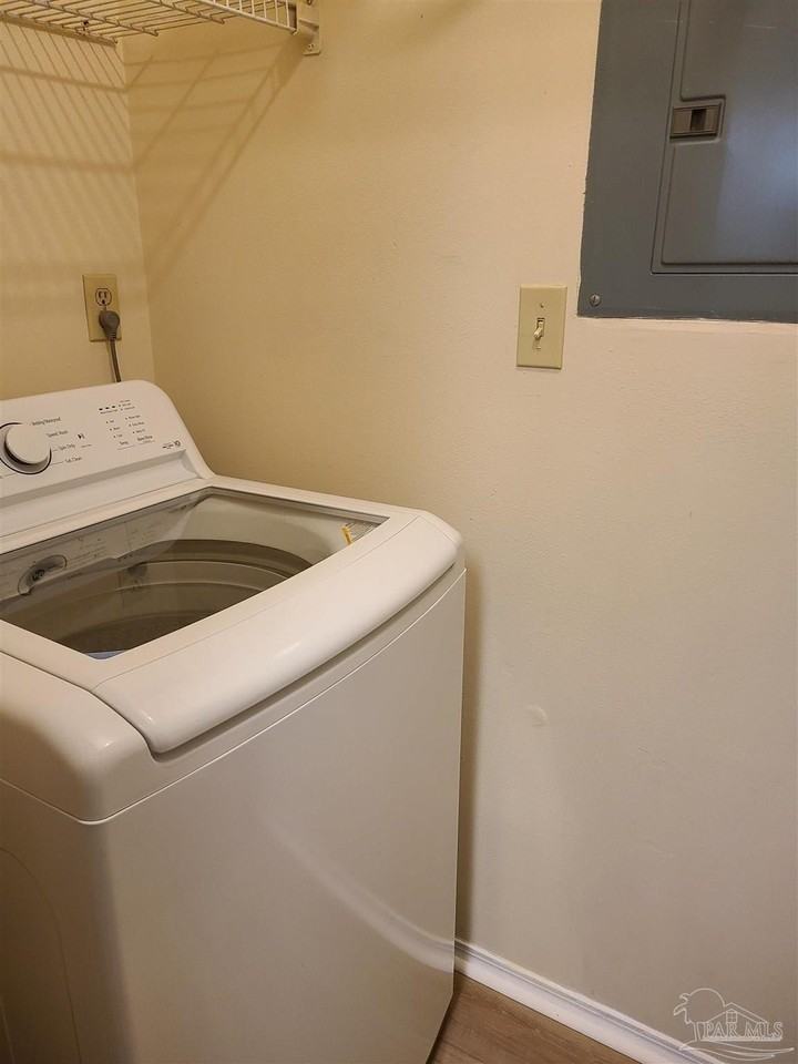 501 E Burgess Rd Apt H5 #H5 - Photo 4 of 16