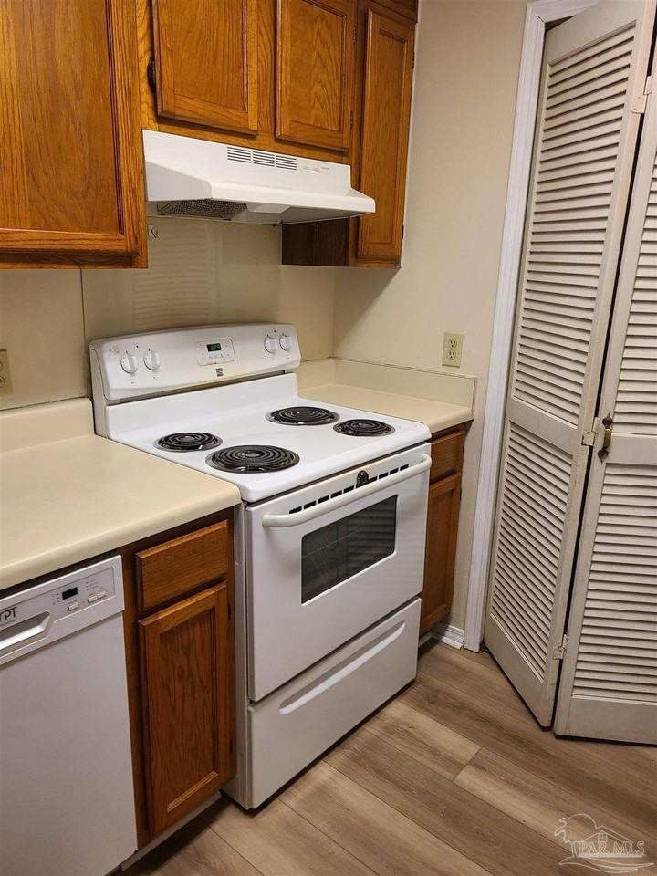 501 E Burgess Rd Apt H5 #H5 - Photo 6 of 16