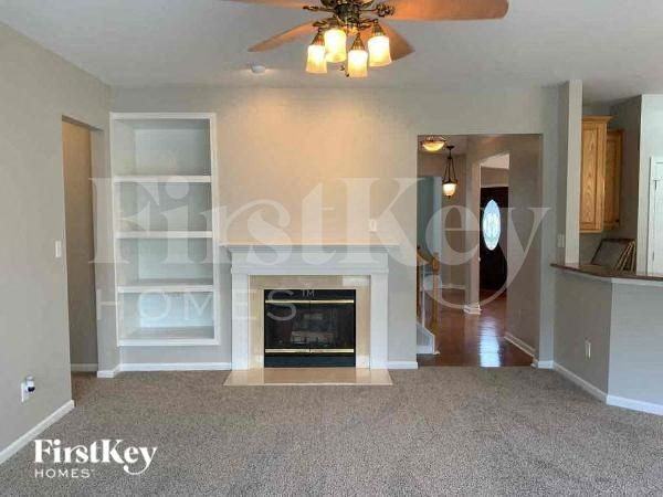 3427 Allenwood Rd - Photo 3 of 10