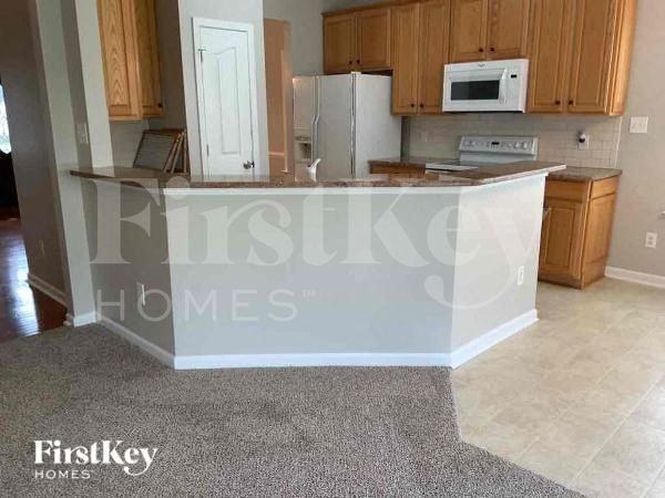 3427 Allenwood Rd - Photo 5 of 10