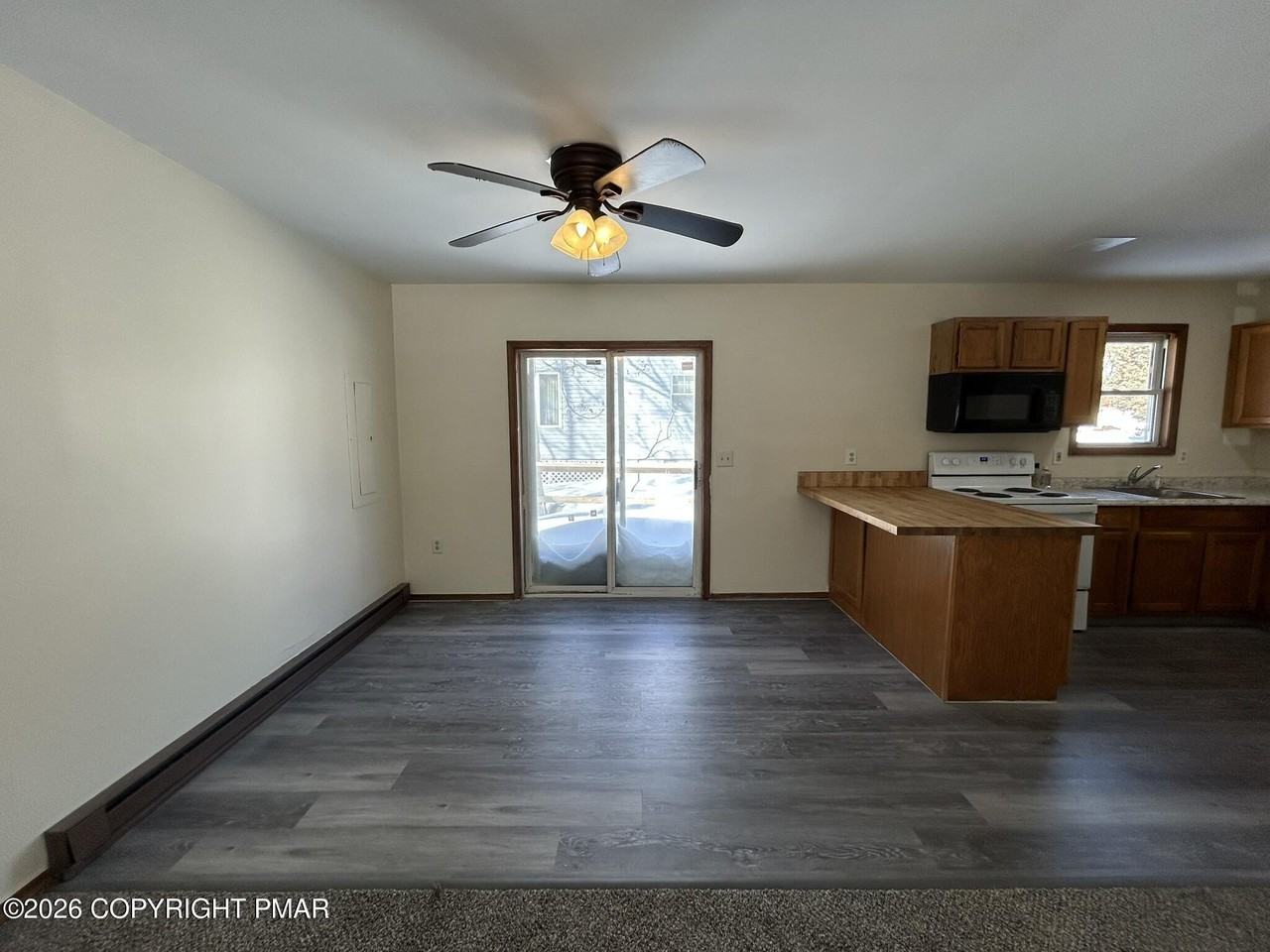 684 Country Place Dr - Photo 4 of 20