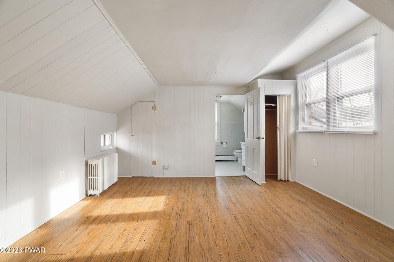 958 Main St - Photo 7 of 26