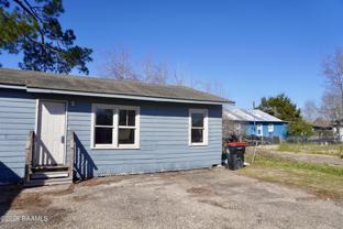 921 N Pierce St - Photo 1 of 1