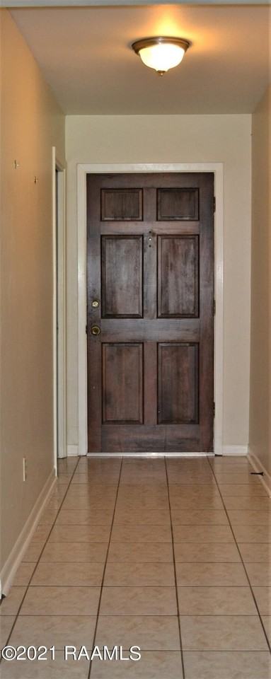 109 Huntley Ave - Photo 4 of 23