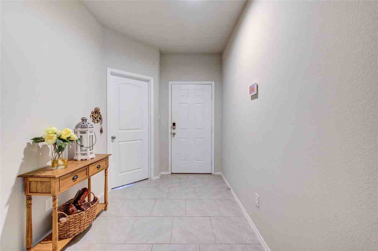 23726 Bluewood Trce - Photo 3 of 8