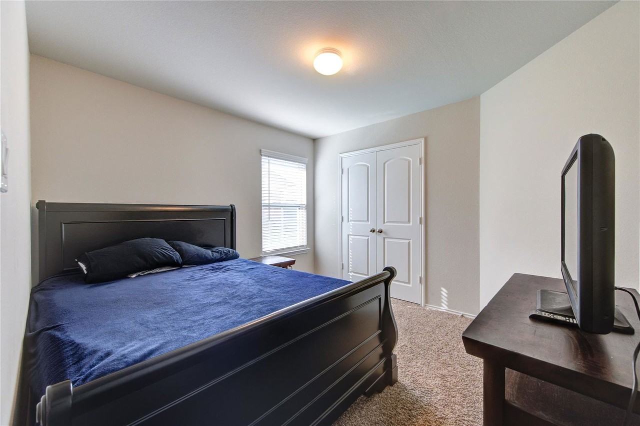 23726 Bluewood Trce - Photo 4 of 8