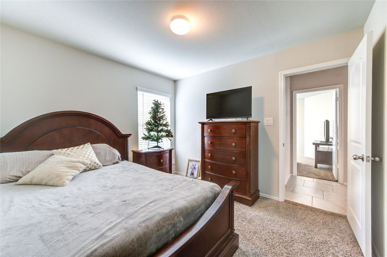 23726 Bluewood Trce - Photo 6 of 8