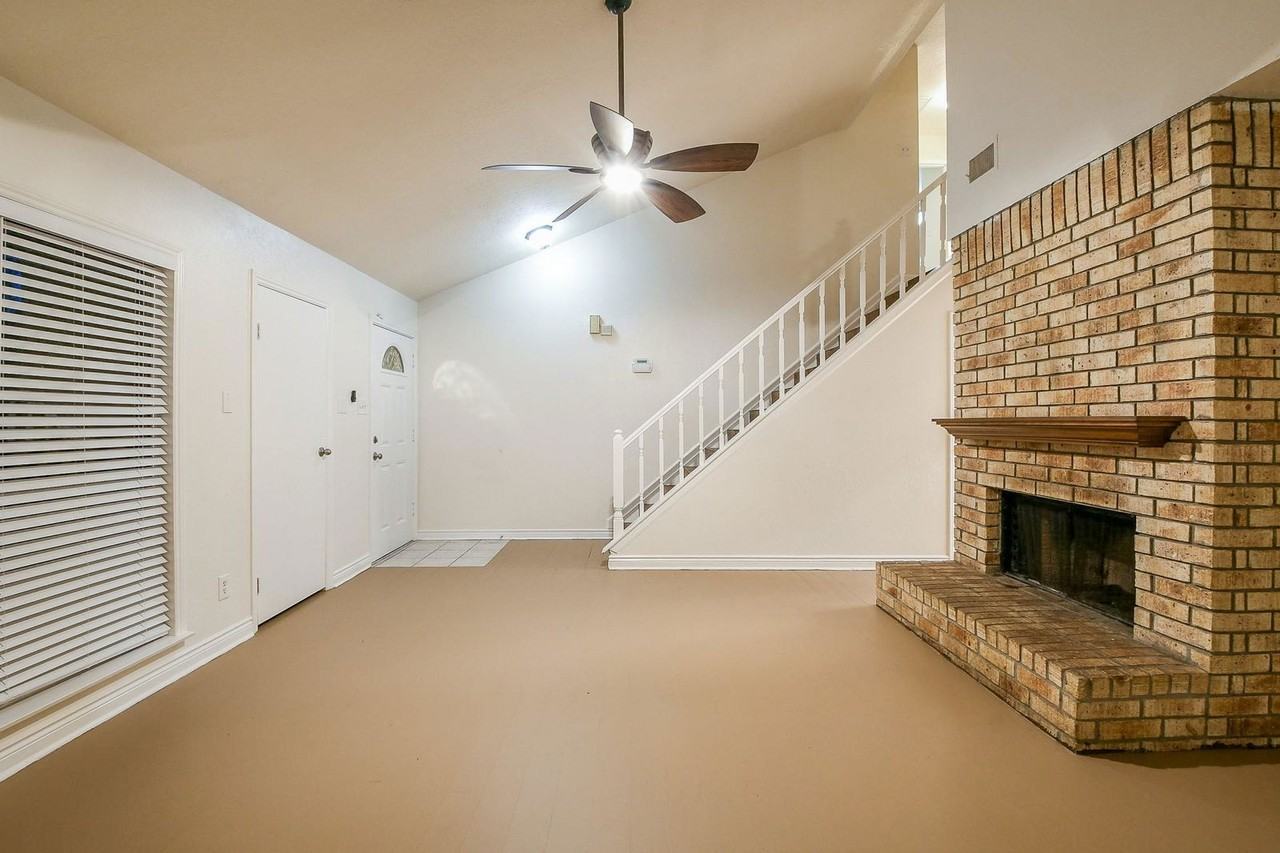 26 Yewleaf Rd - Photo 2 of 8