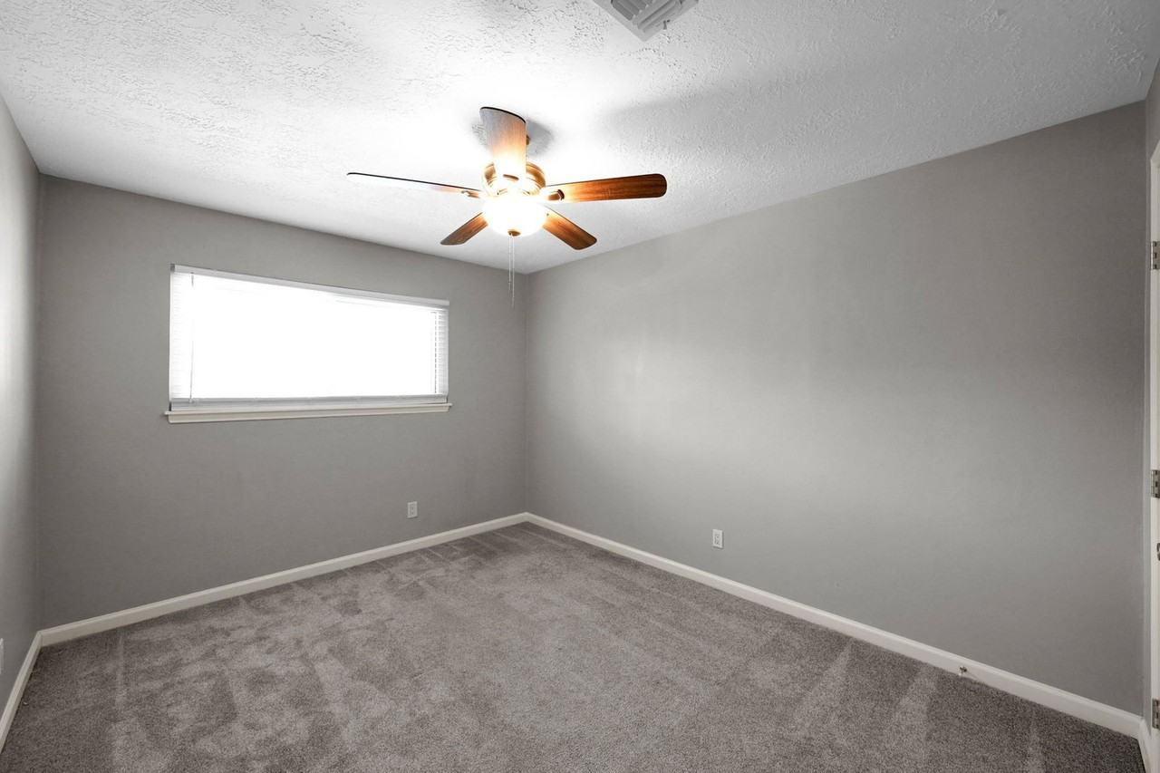 8226 Autumn Willow Dr - Photo 3 of 8