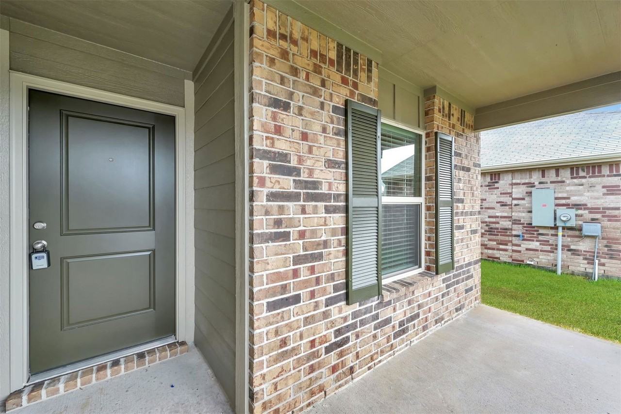 257 Gallant Front Ln - Photo 3 of 8