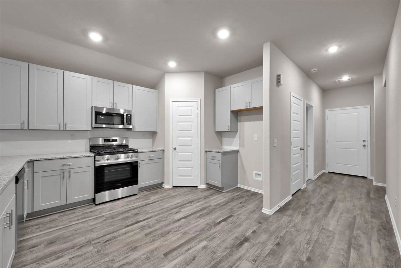 257 Gallant Front Ln - Photo 7 of 8