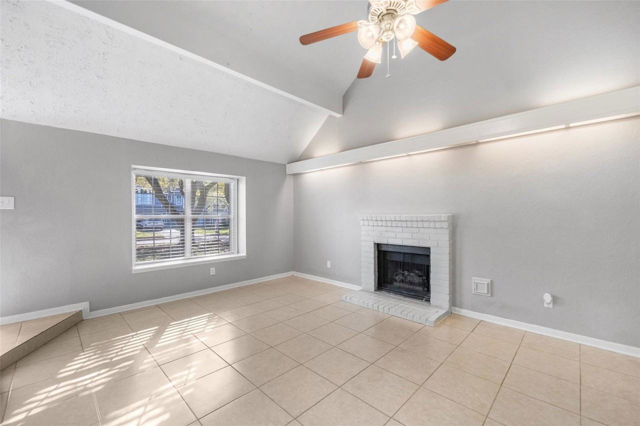 22906 Black Willow Dr - Photo 3 of 8