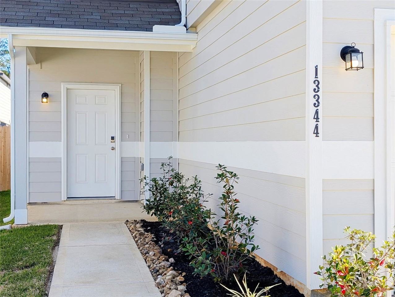 13344 Burbot Dr - Photo 2 of 8