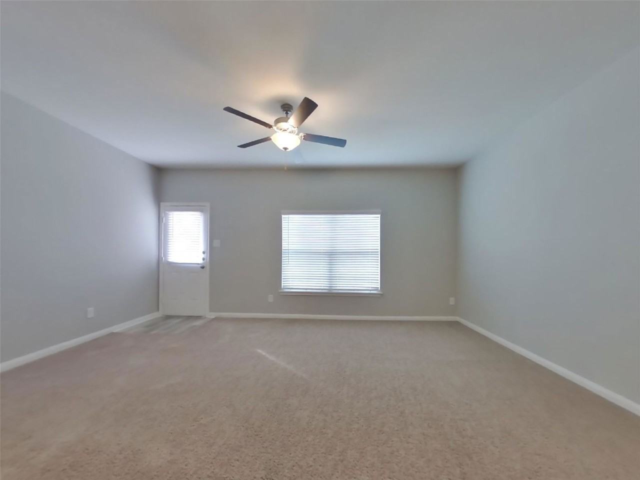 23112 Shakespeare Dr - Photo 3 of 8