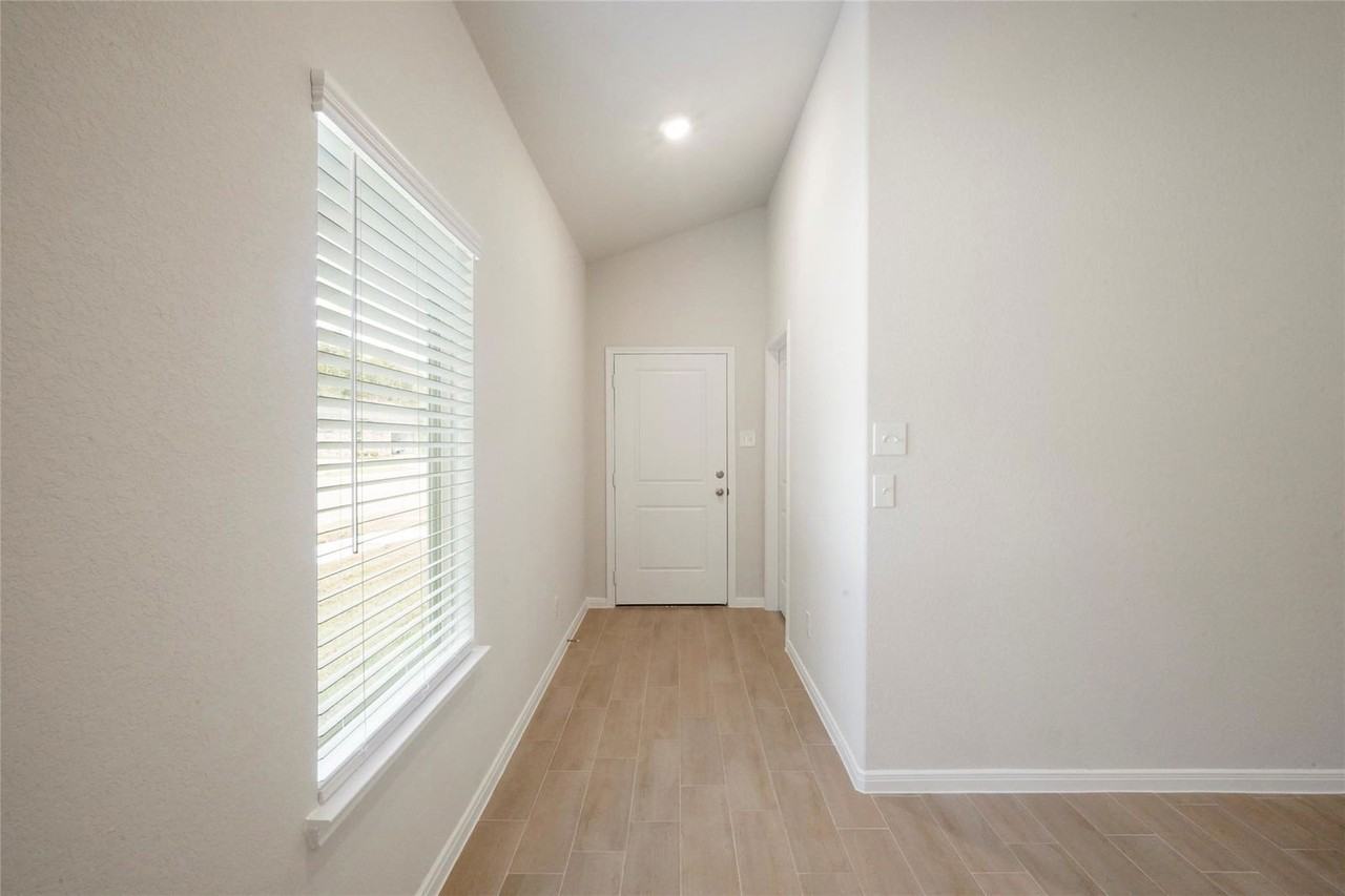 25553 Prairie Clover Way - Photo 3 of 8