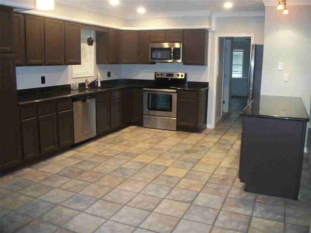 111 Shadylyn Dr - Photo 7 of 8