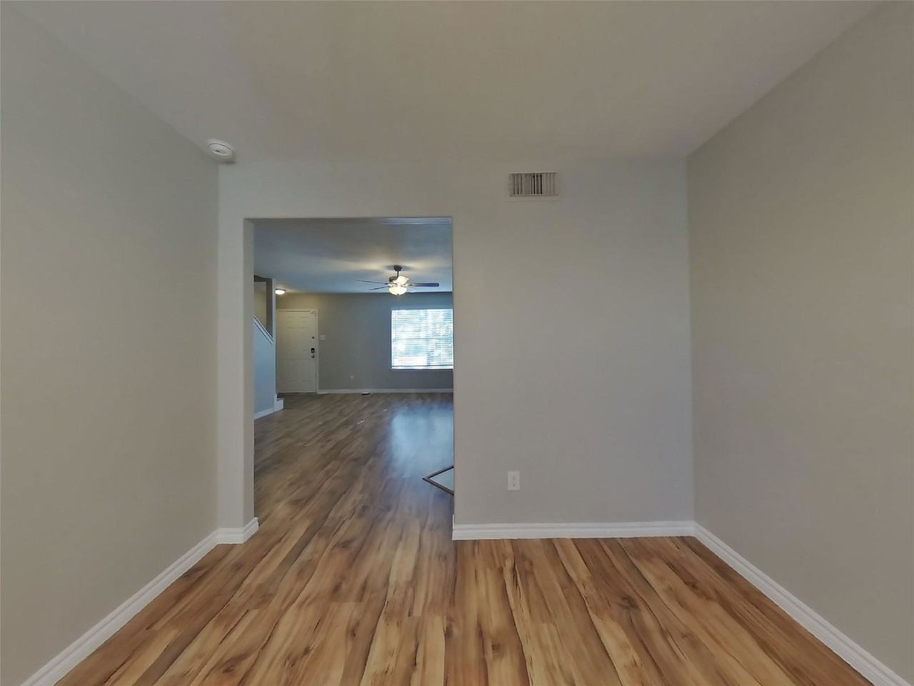 1910 Flycaster Dr - Photo 4 of 8