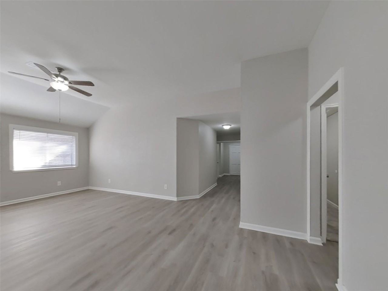 21476 Palace Pines Dr - Photo 3 of 8