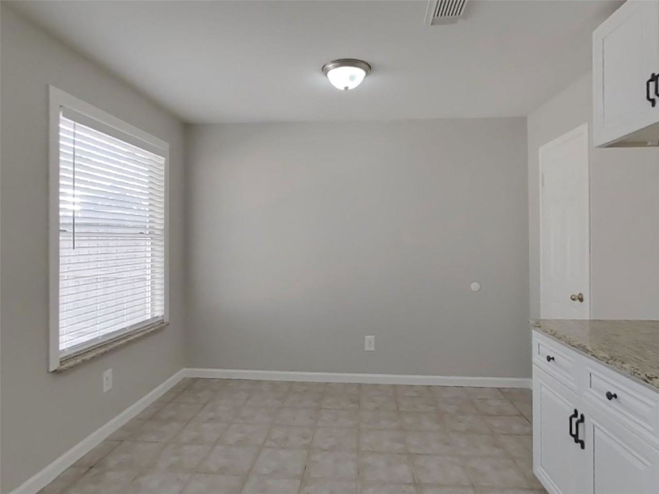 21476 Palace Pines Dr - Photo 5 of 8