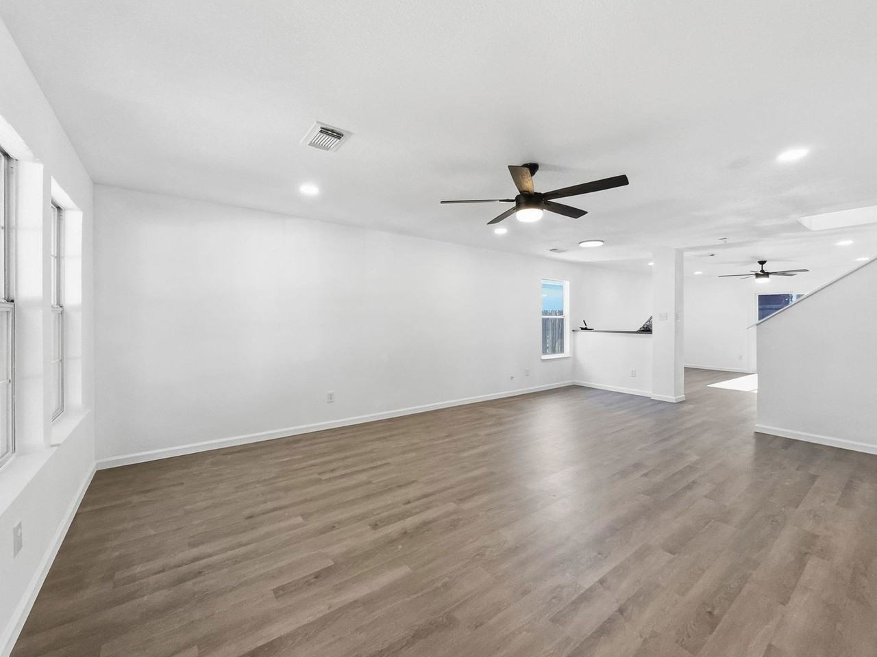 4907 Fox Mill Ln - Photo 2 of 8