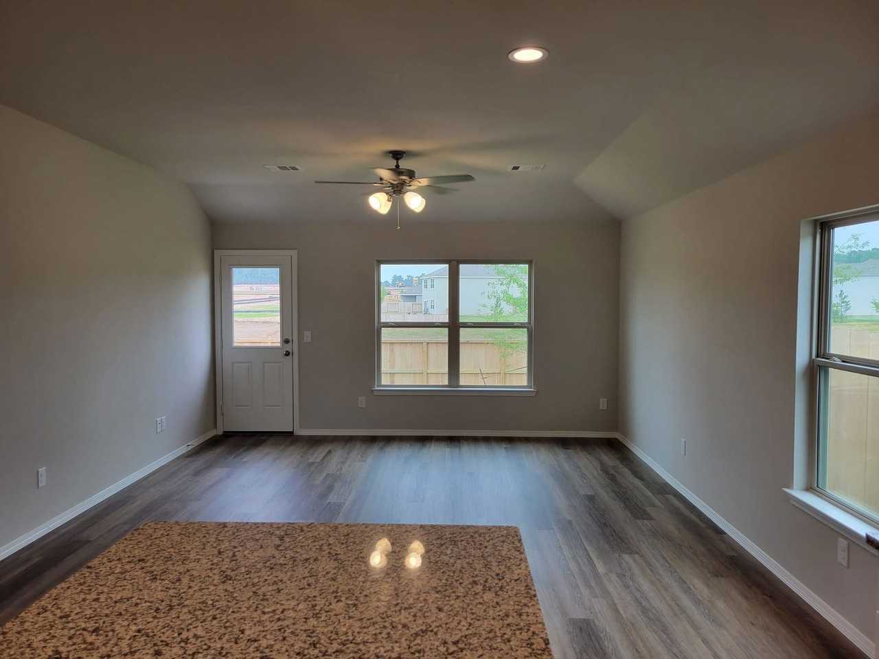 14930 Dane Ct - Photo 7 of 8